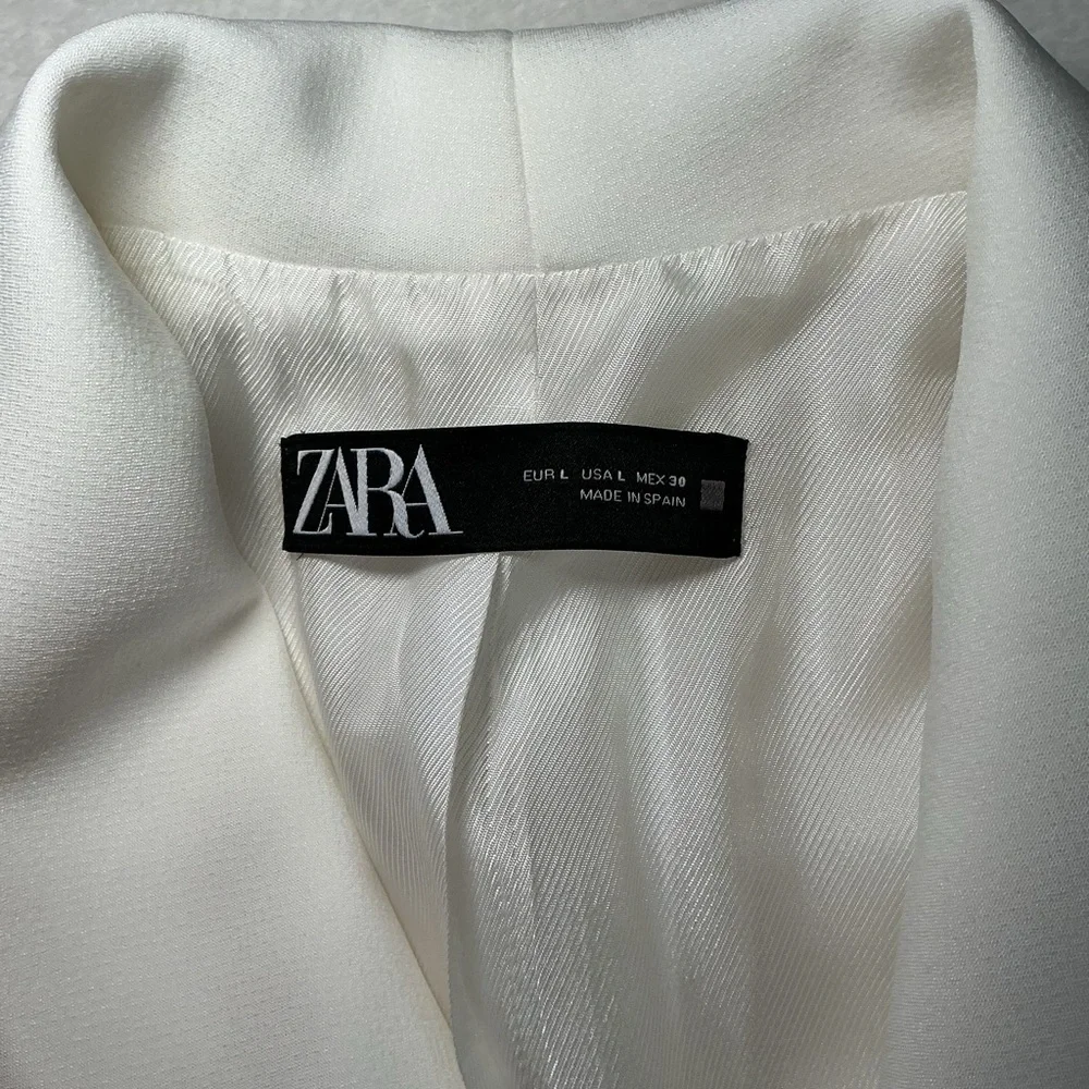 Zara Elegant White Double-Breasted Women's Coat - Picture 7 of 8